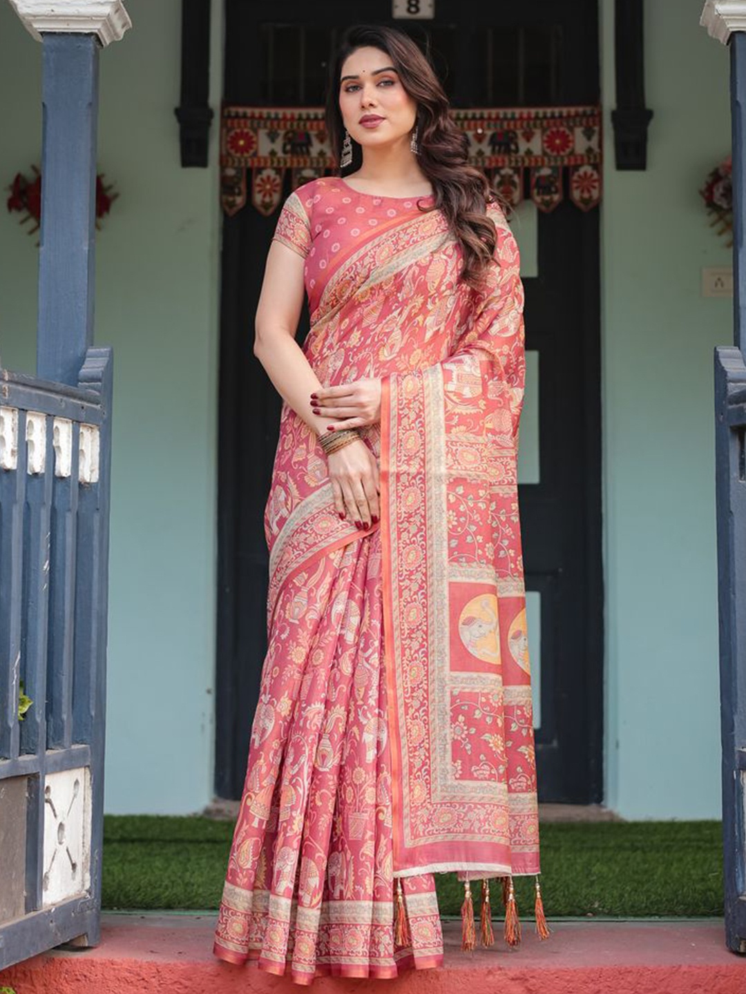 

ALMAARI FASHION Floral Printed Pure Cotton Saree, Pink