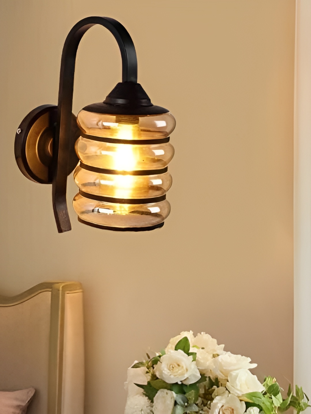 

KINIS Black Metal Quirky Cylinder Shaped Wall Lamp