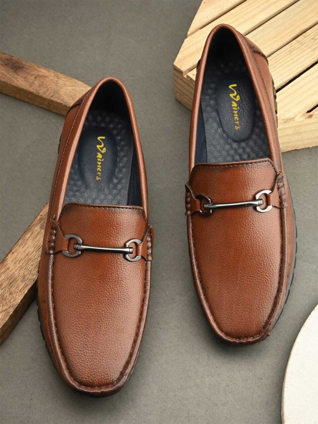 

WAINERS Men Textured Leather Loafers, Brown