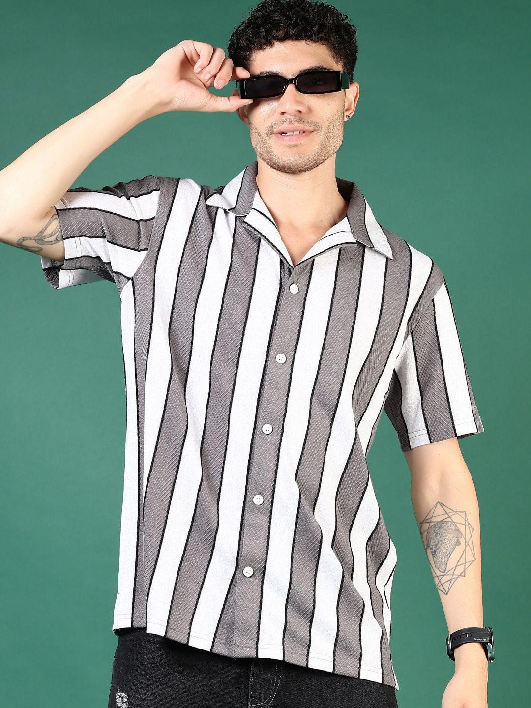 

V-Mart Men Spread Collar Vertical Striped Cotton Casual Shirt, Grey