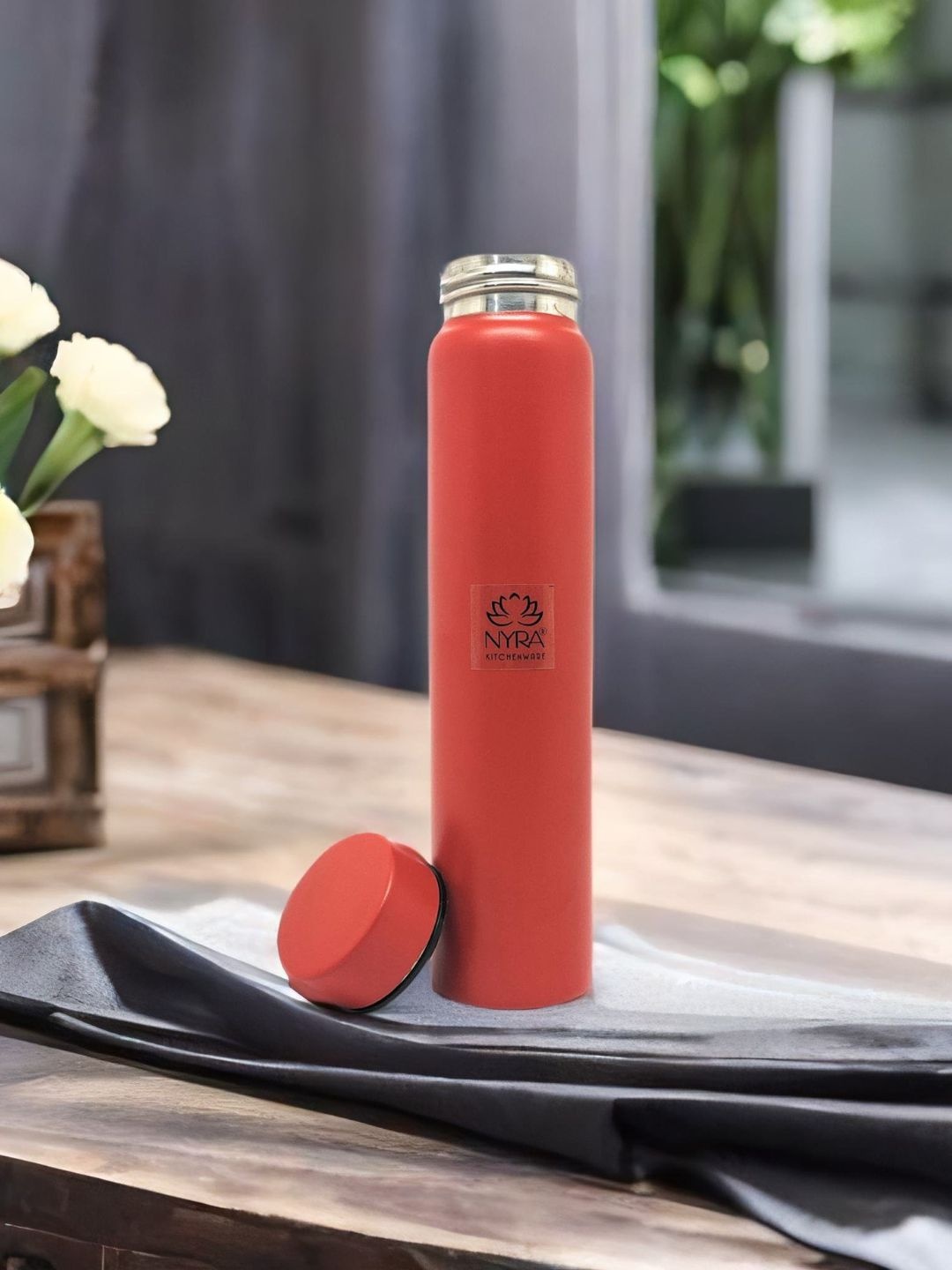 

Nyra Kitchenware Red Single Stainless Steel Solid Single Wall Vacuum Water Bottle