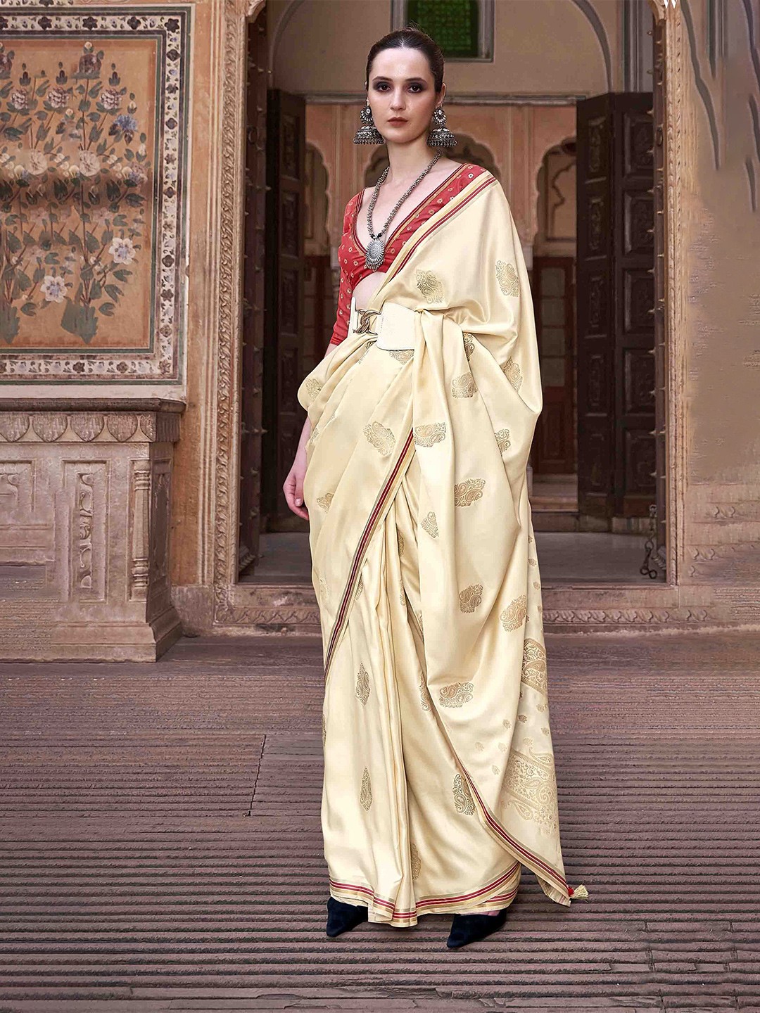 

Blissta Woven Design Zari Saree, Beige