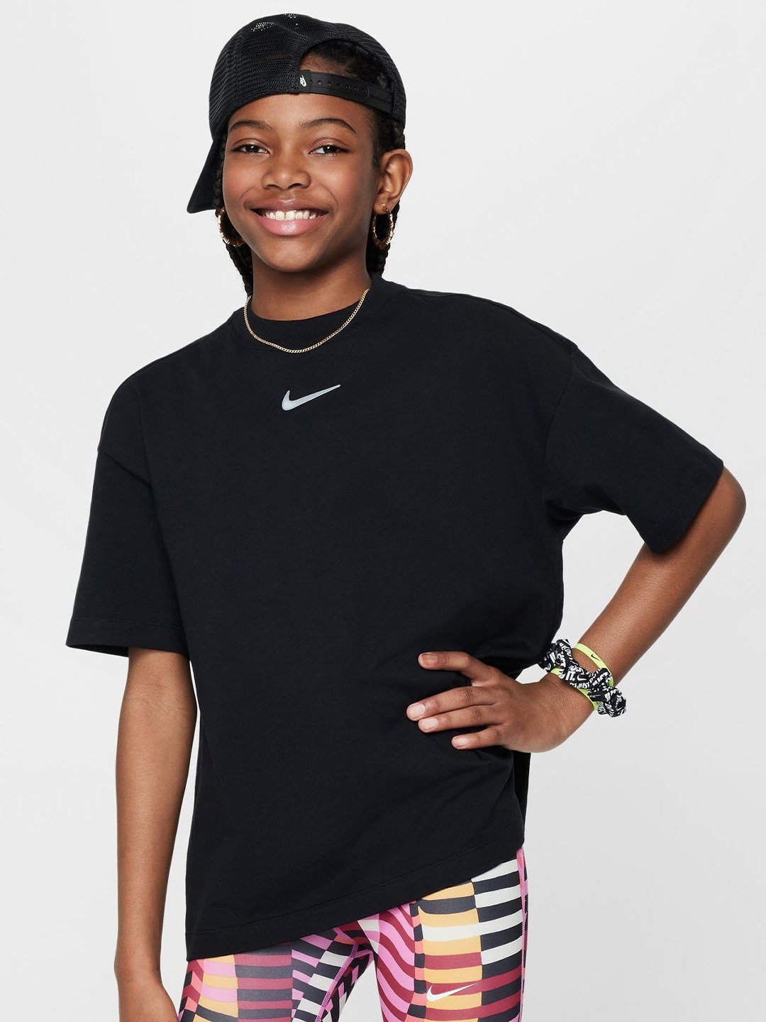 

Nike Sportswear Older Kids Girl Oversized T-Shirt, Black