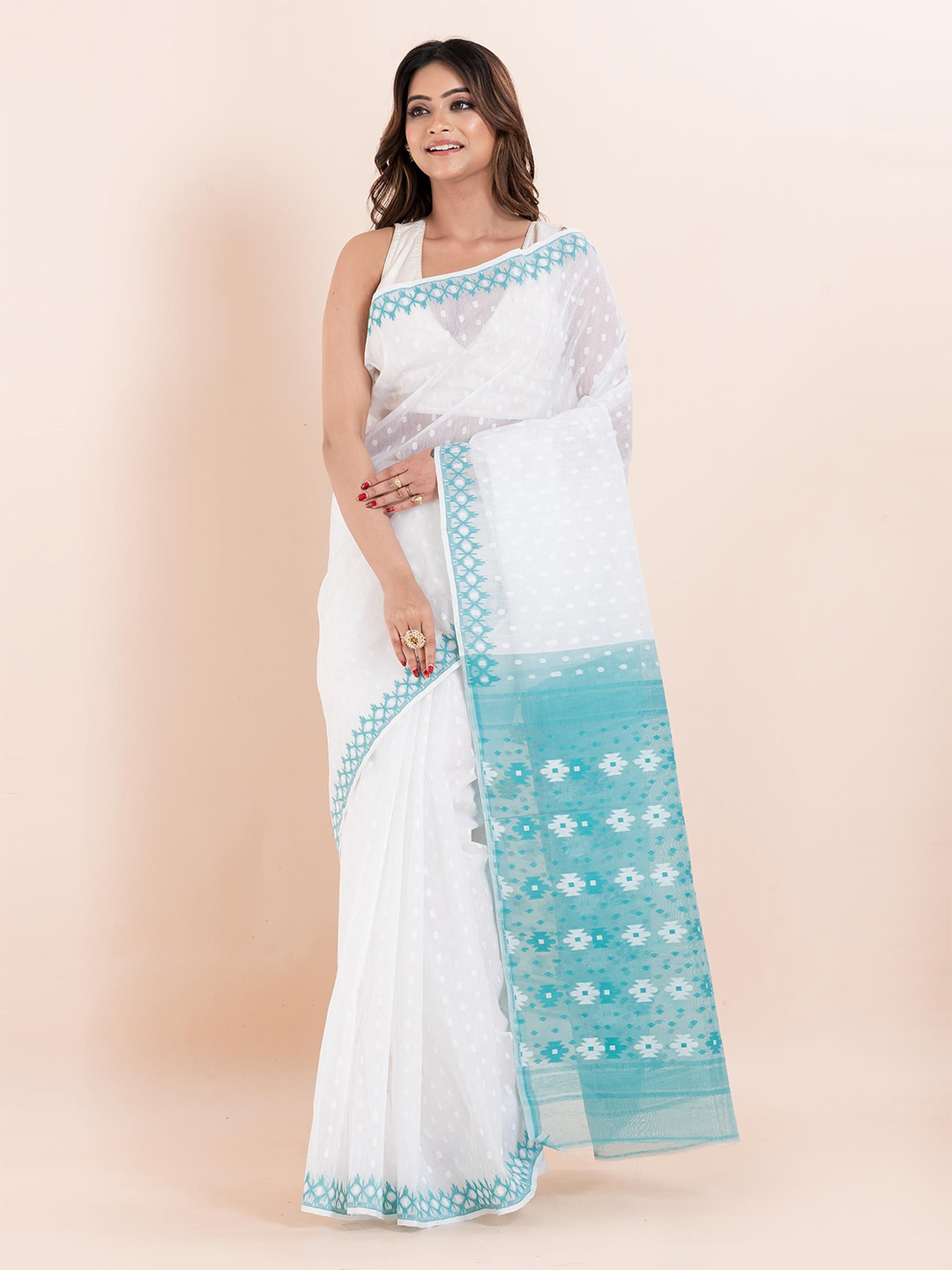 

PUKU Woven Design Jamdani Saree, White