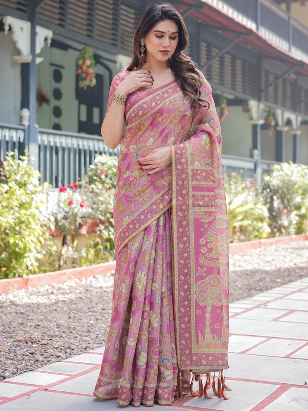 

ALMAARI FASHION Kalamkari Printed Pure Cotton Saree with Tassels Border, Pink