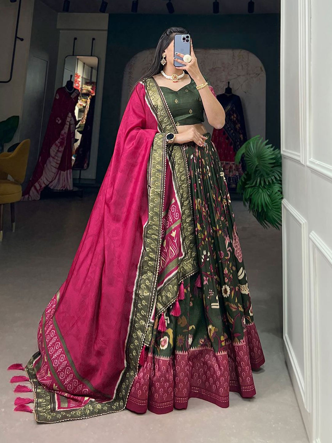 

RADHVI BIZ Floral Printed Lehenga & Semi-Stitched Blouse With Dupatta, Green