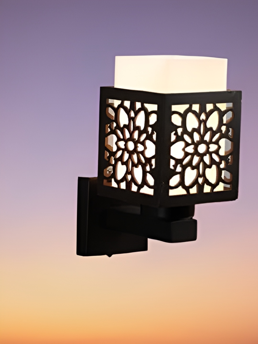 

KINIS Brown & White Textured Wood Square Shaped Wall Lamp