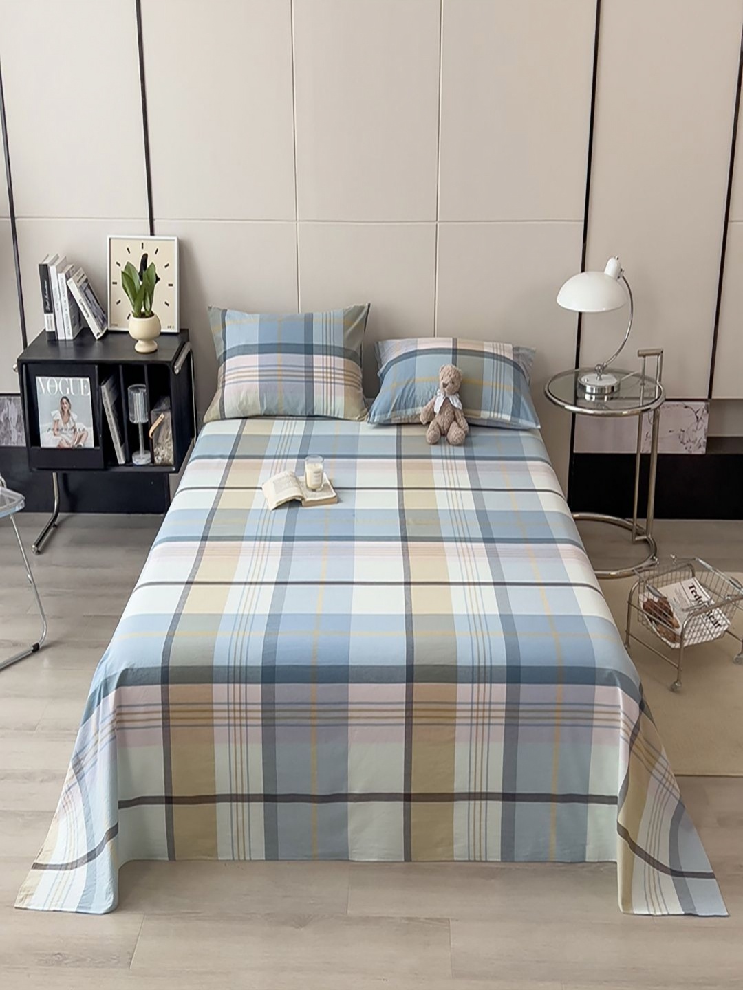 

JC HOME Blue & Brown Printed 220 TC Pure Cotton King Bedsheet Set- 2.0 m x 2.3 m