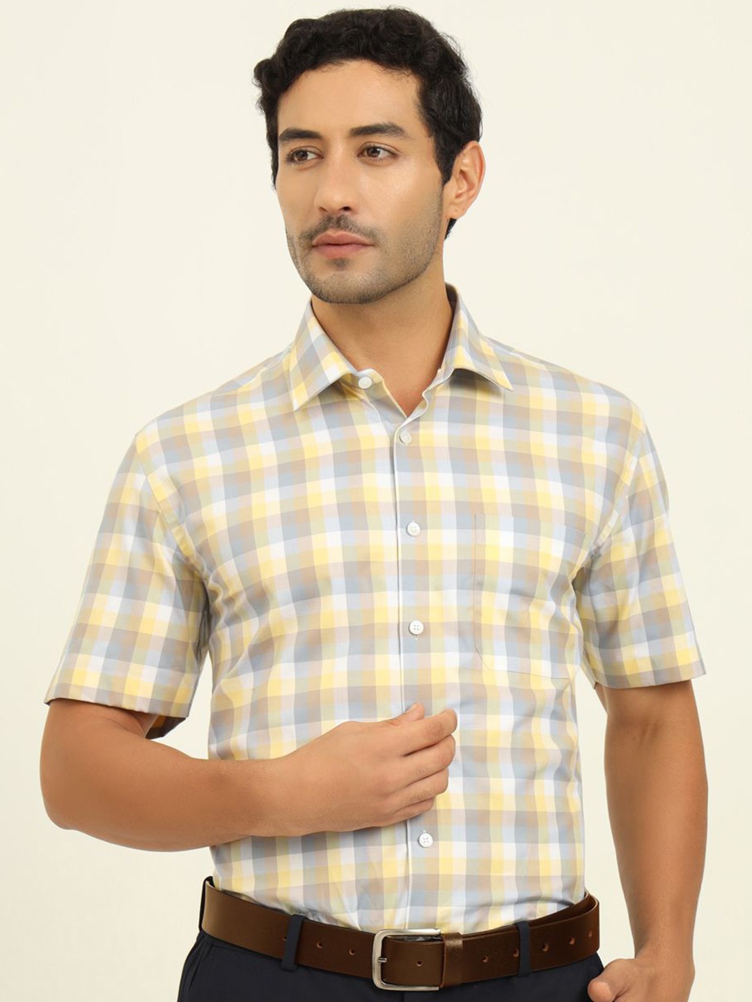 

JADE BLUE Men Regular Fit Spread Collar Gingham Checked Cotton Formal Shirt, Off white