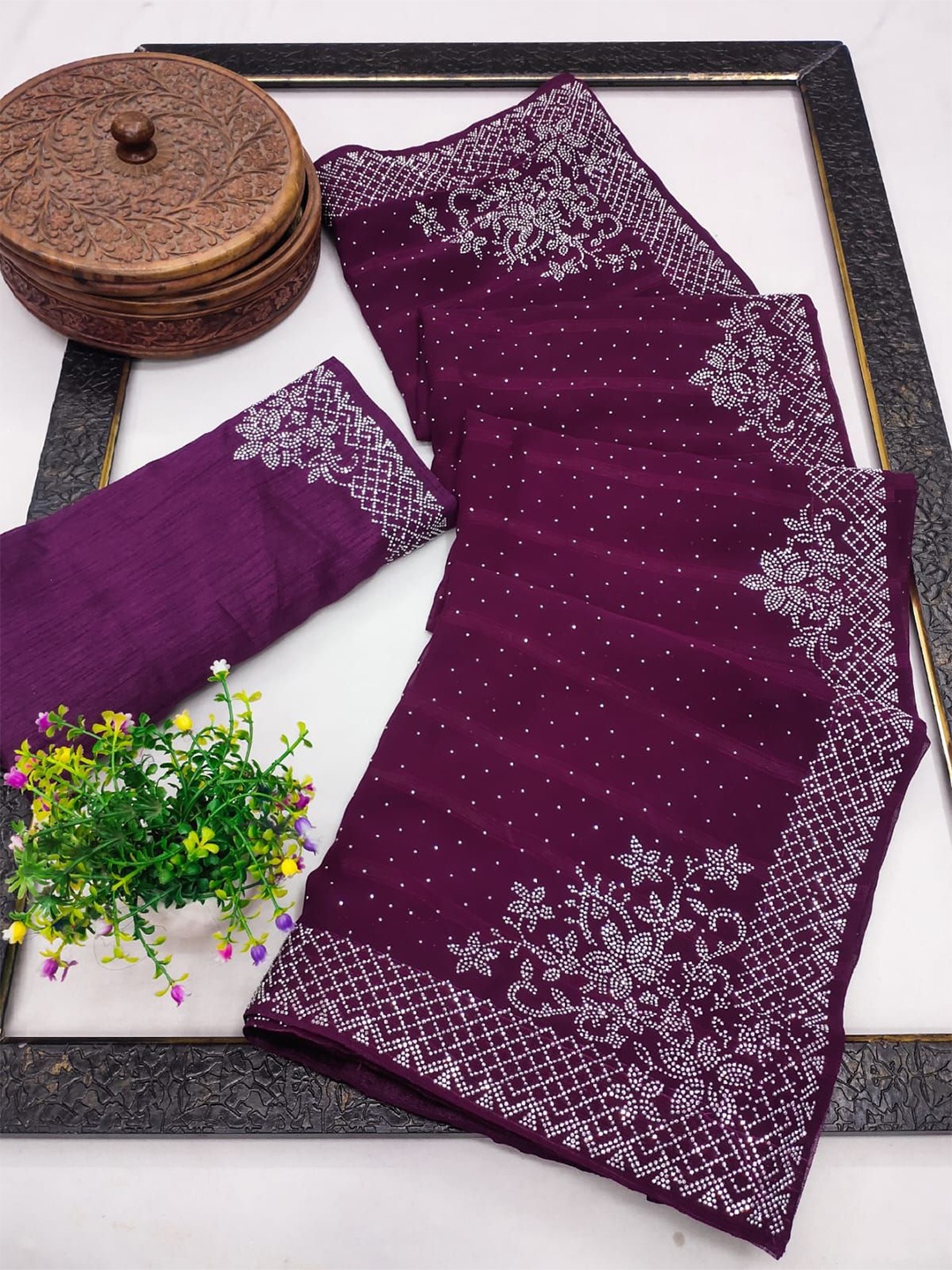 

KEERAT FASHION Embellished Beads and Stones Poly Georgette Saree, Purple