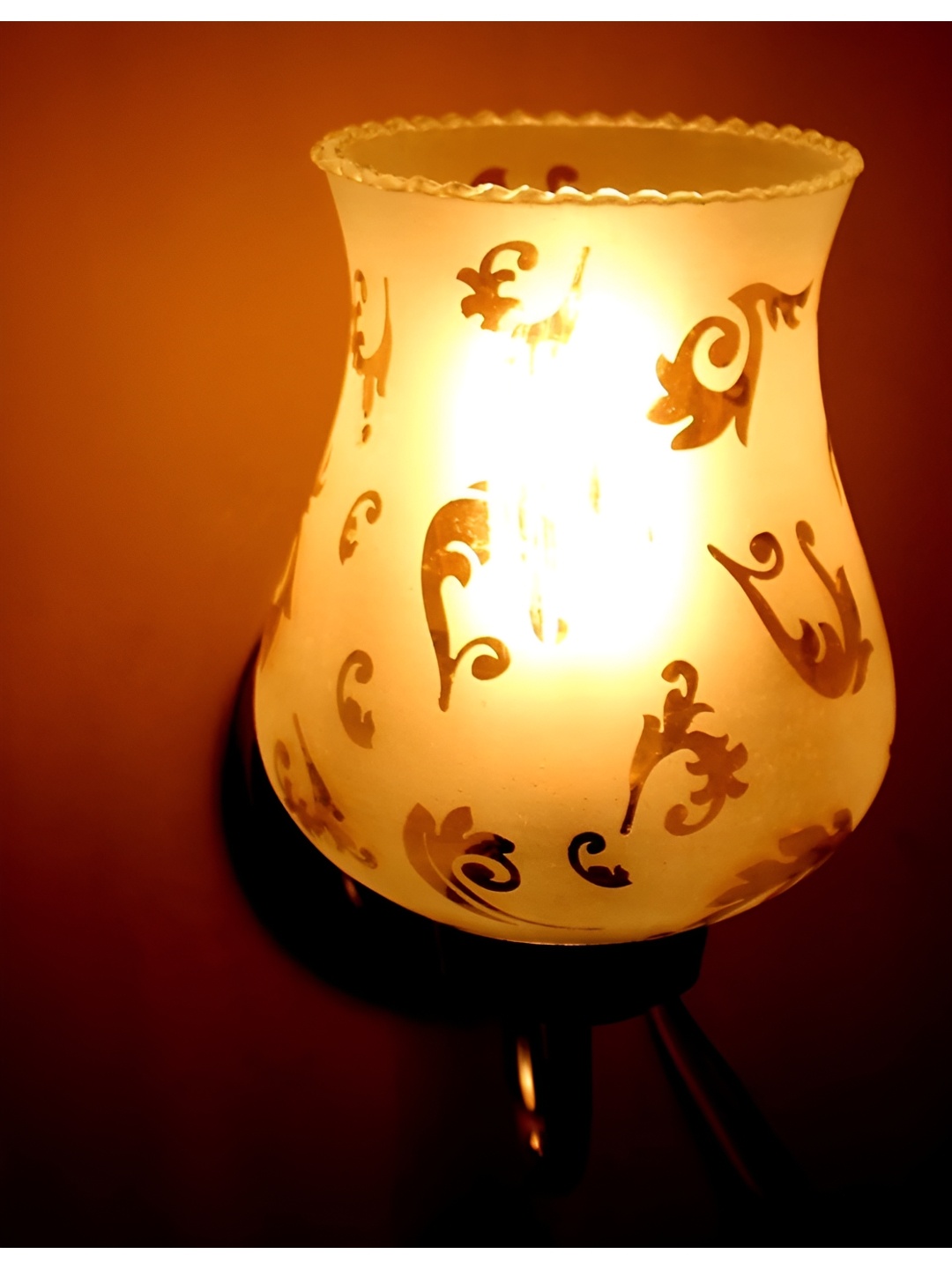 

KINIS Silver-Toned & White Floral Printed Metal Quirky Bell Shaped Wall Lamp