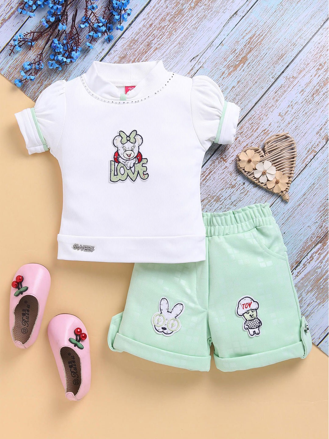

Toonyport Girls Printed Round Neck Top With Shorts, White