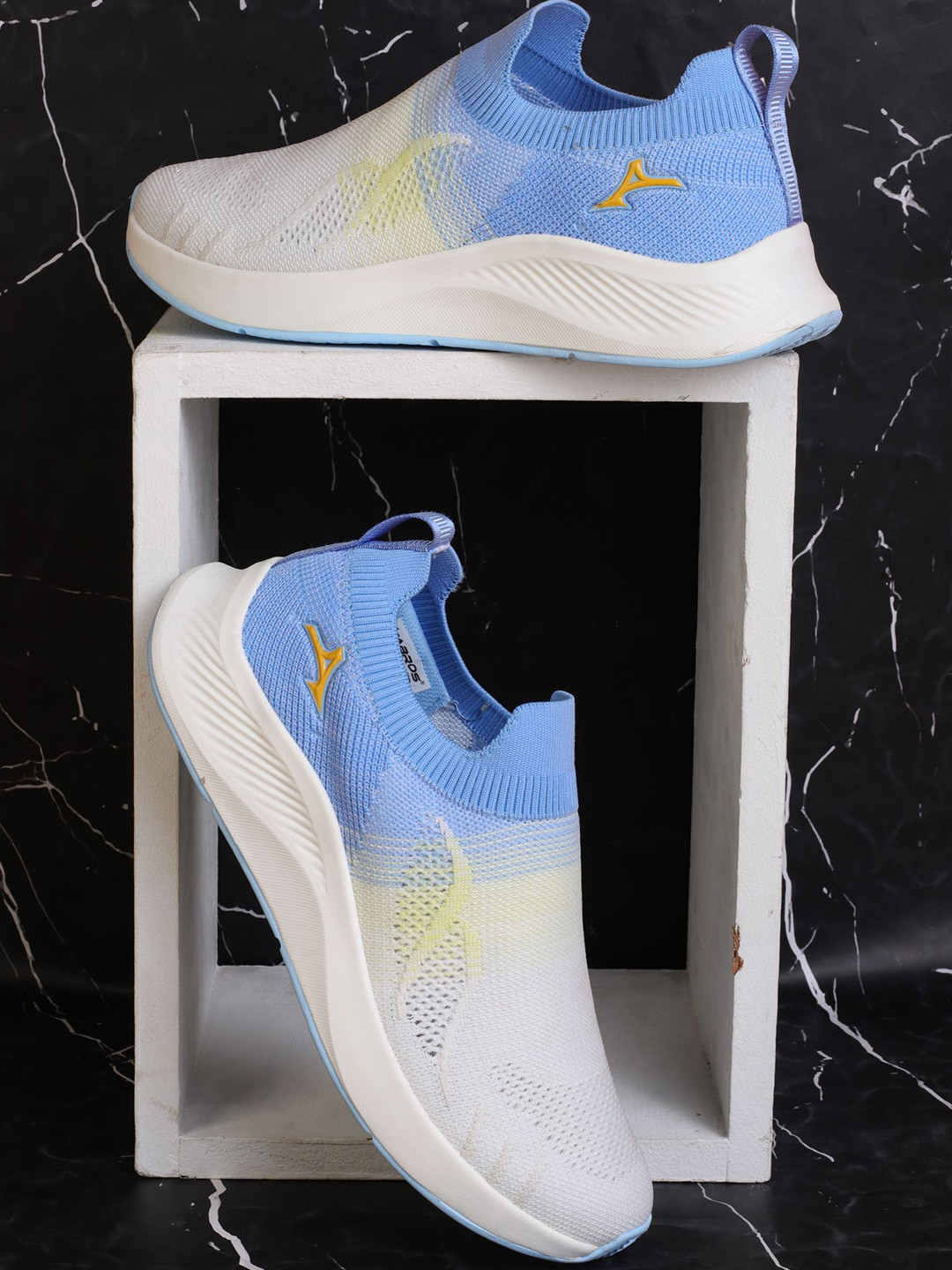 

ABROS VINCE Men Mesh Slip-On Running Shoes, Off white