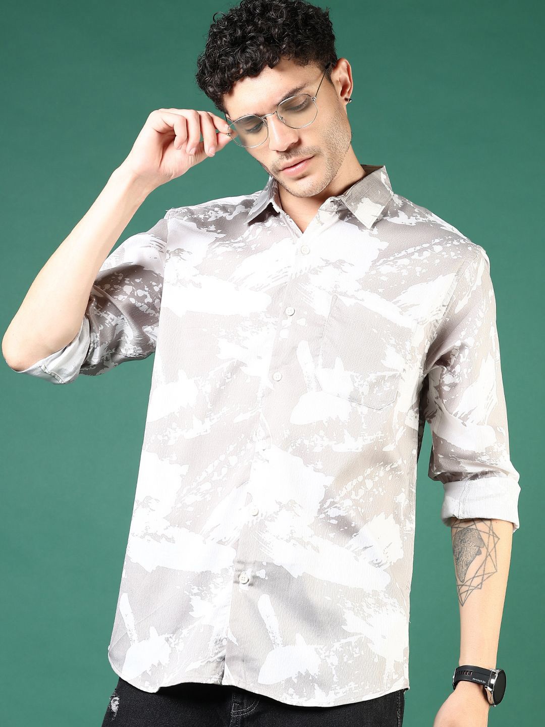 

V-Mart Men Spread Collar Abstract Printed Cotton Casual Shirt, White