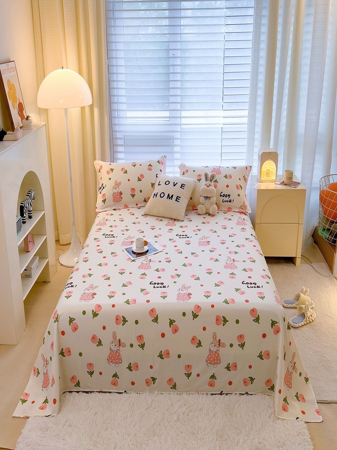

JC HOME White & Pink Printed Pure Cotton 140TC King Bedsheet Set - 2.30m x 2.50 m