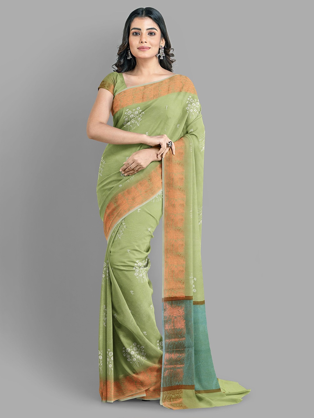 

The Chennai Silks Floral Embroidered Zari Sambalpuri Saree, Green