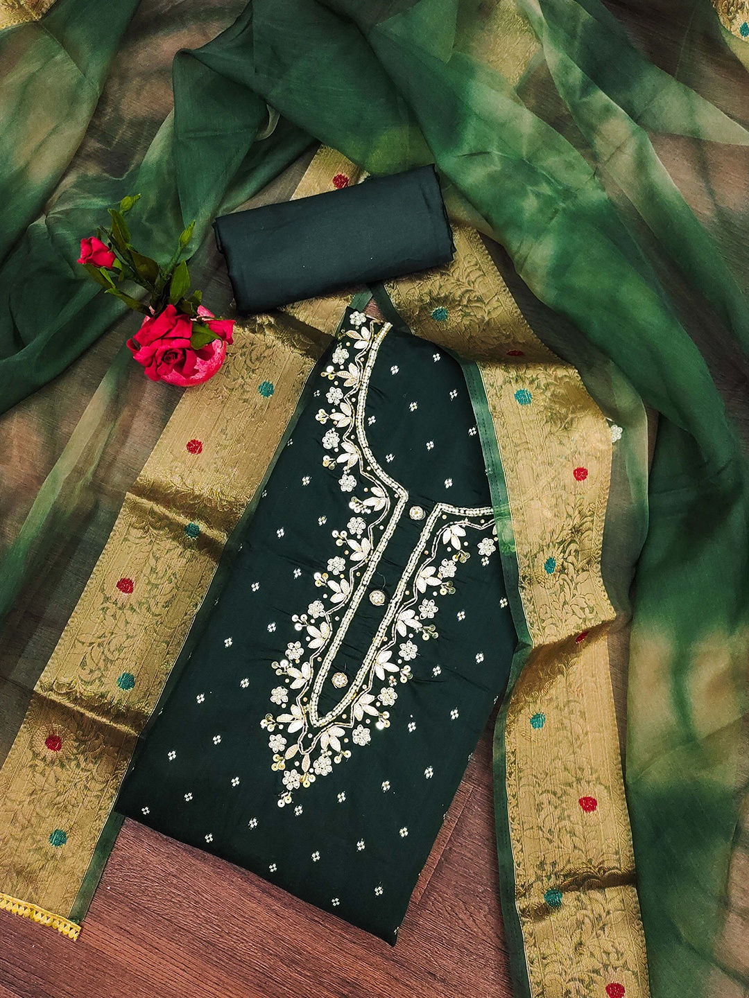 

SHADOW & SAINING Embroidered Beads And Stones Semi-Stitched Dress Material, Green