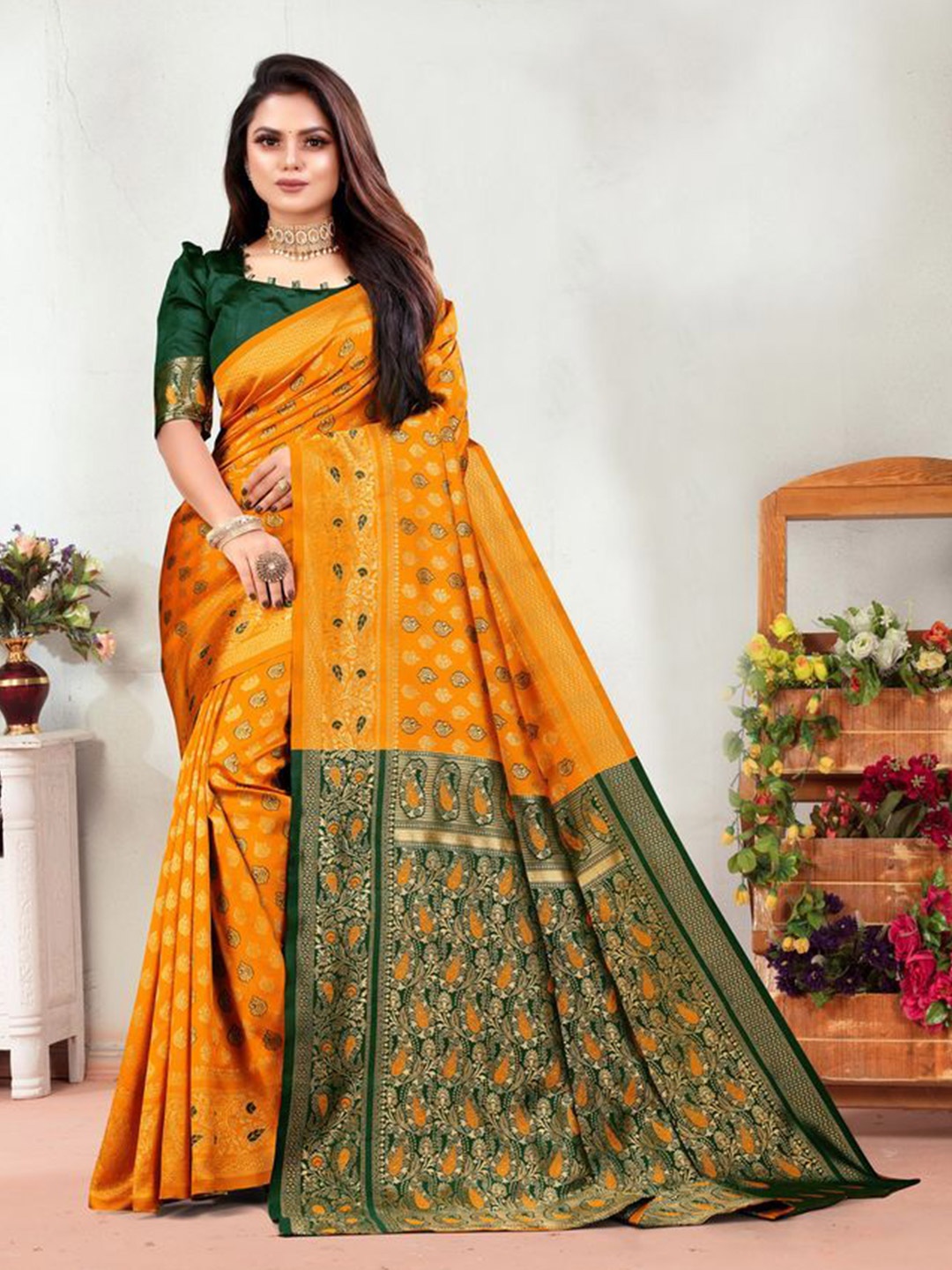 

Exclusiva Woven Design Zari Banarasi Saree, Mustard