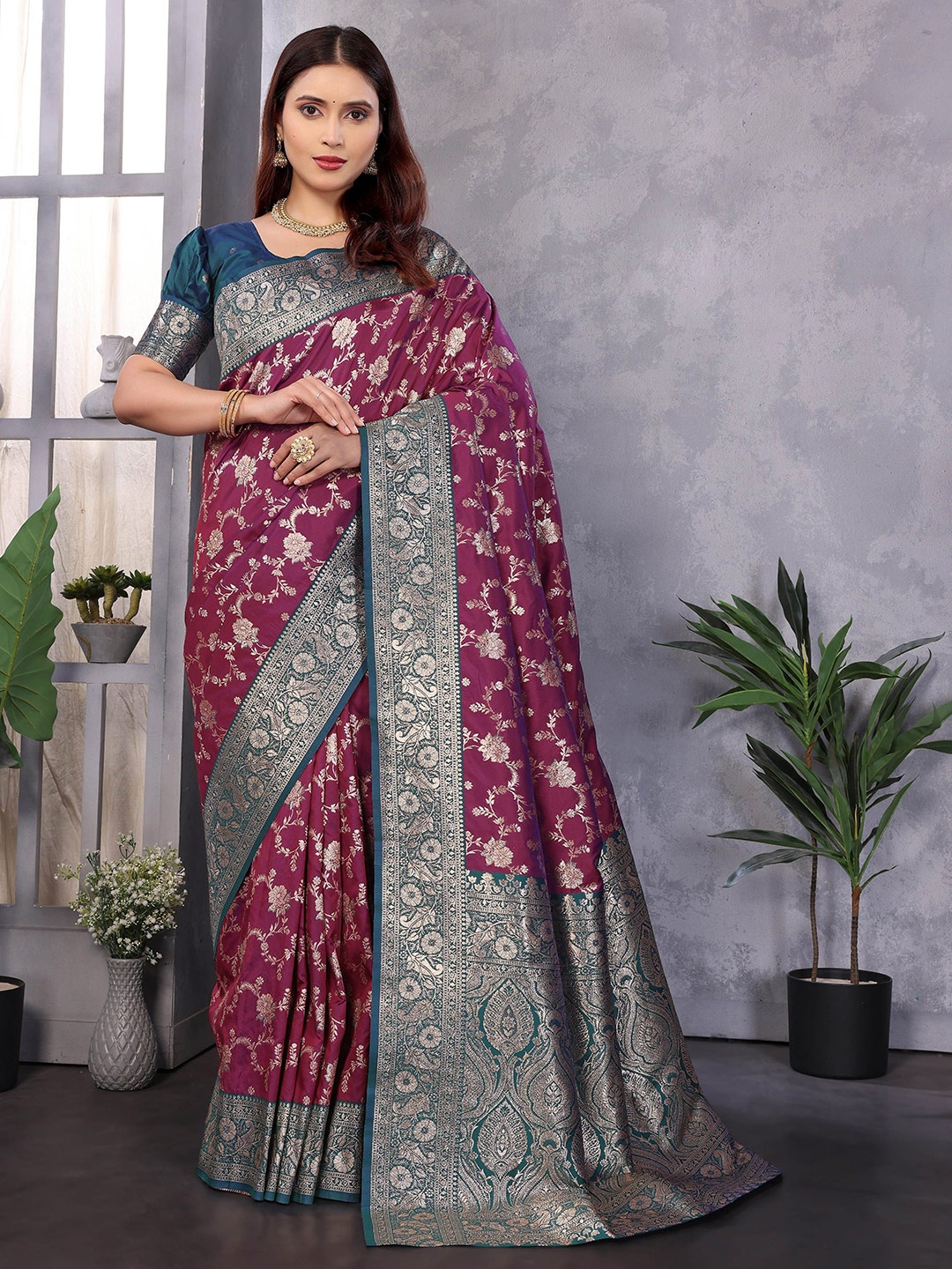 

Munir Woven Design Zari Banarasi Saree, Purple