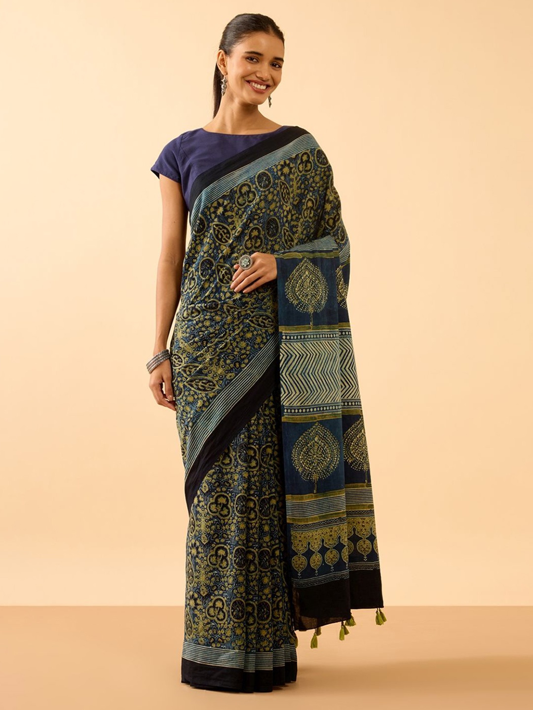 

Taneira Ethnic Motifs Pure Cotton Saree, Blue