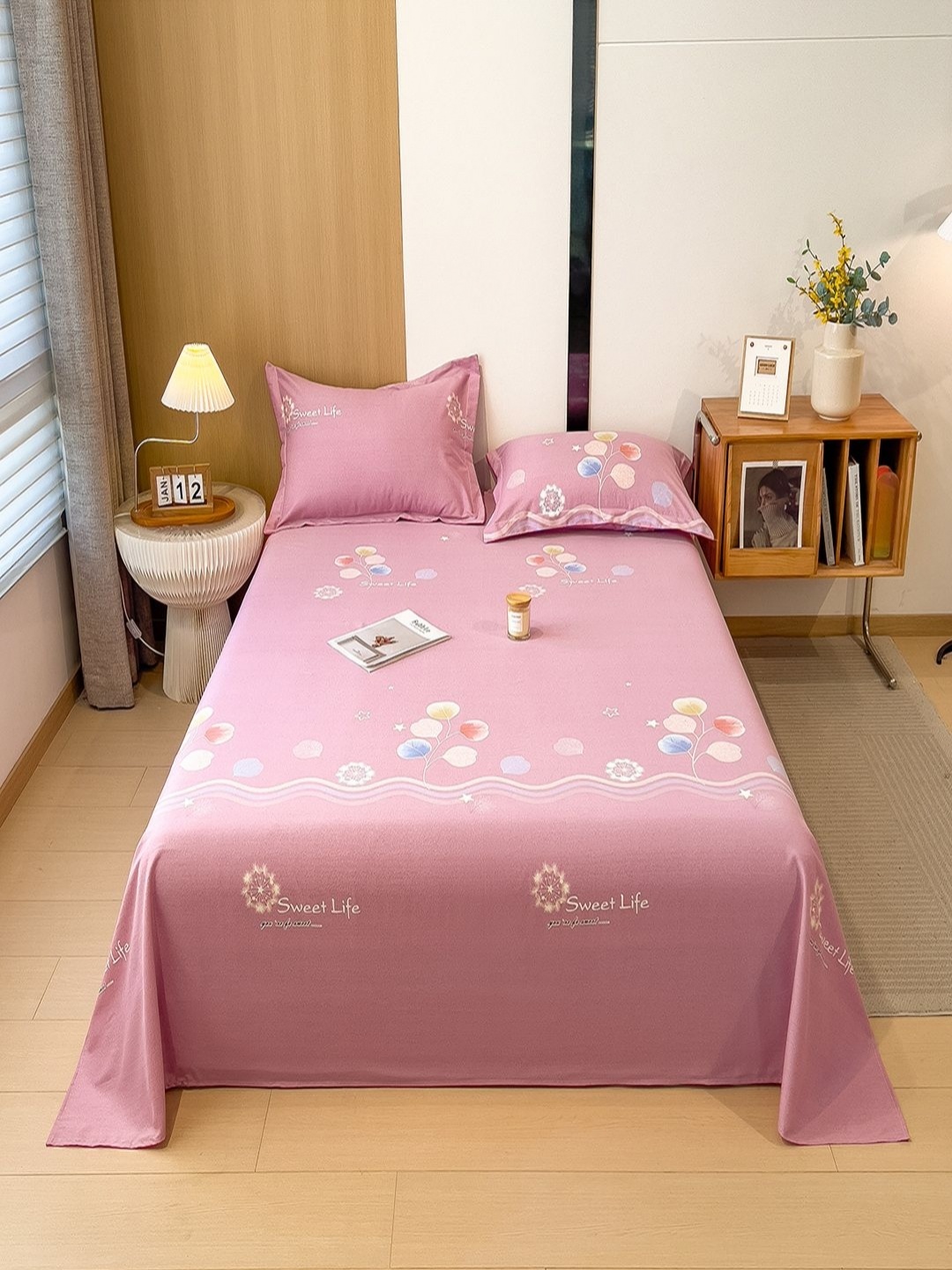 

JC HOME Pink & Blue Floral Printed 140 TC King Bedsheet Set 2.30m x 1.60m