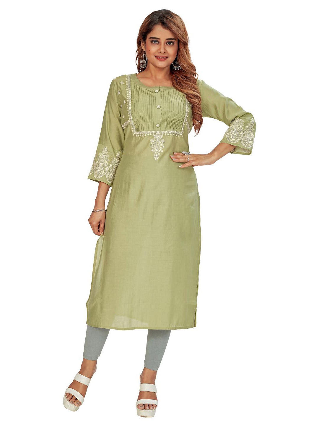 

Amchoor Women Floral Yoke Design Thread Work Straight Kurta, Green