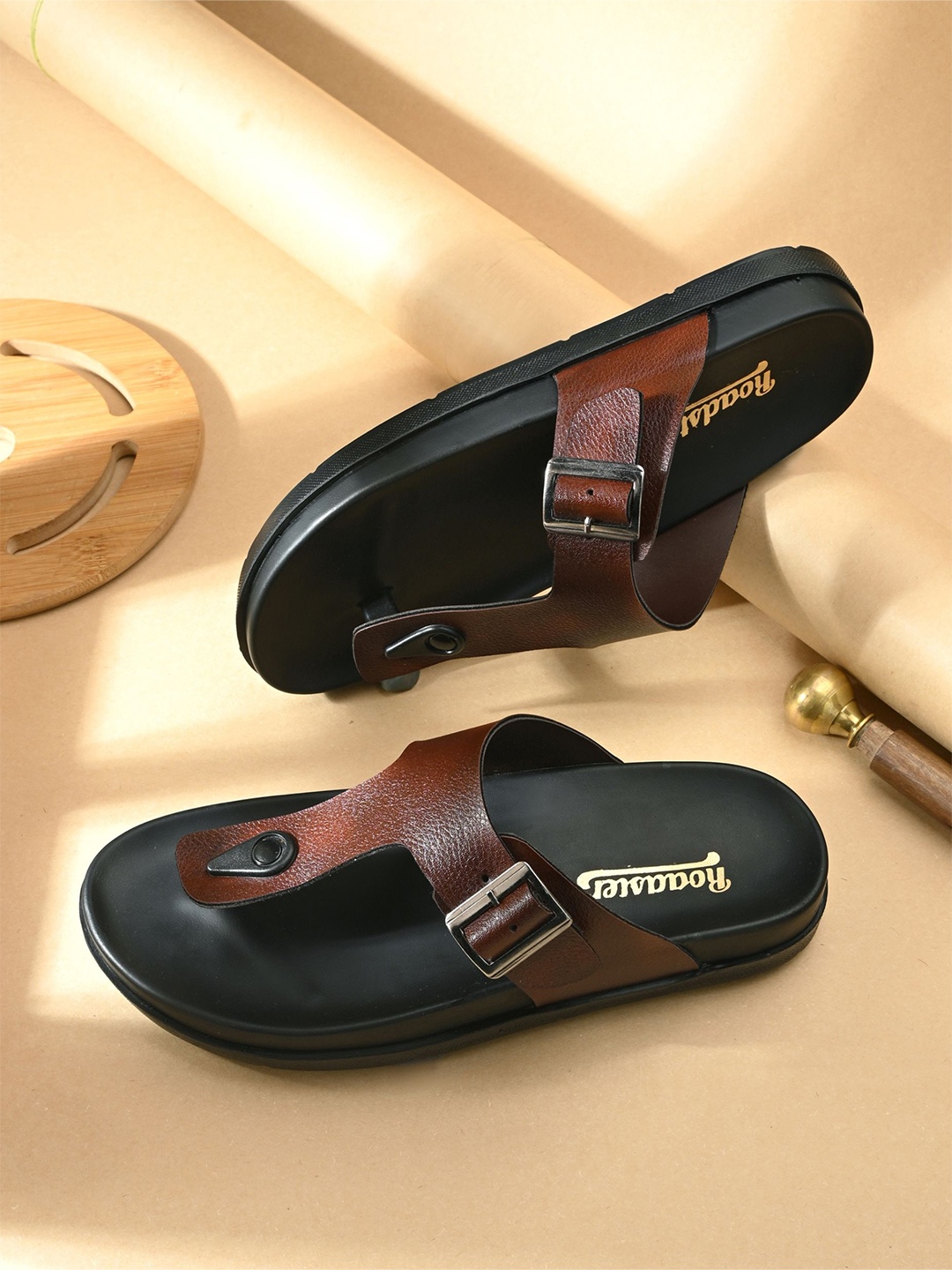 

The Roadster Lifestyle Co. Men Comfort Sandals, Brown