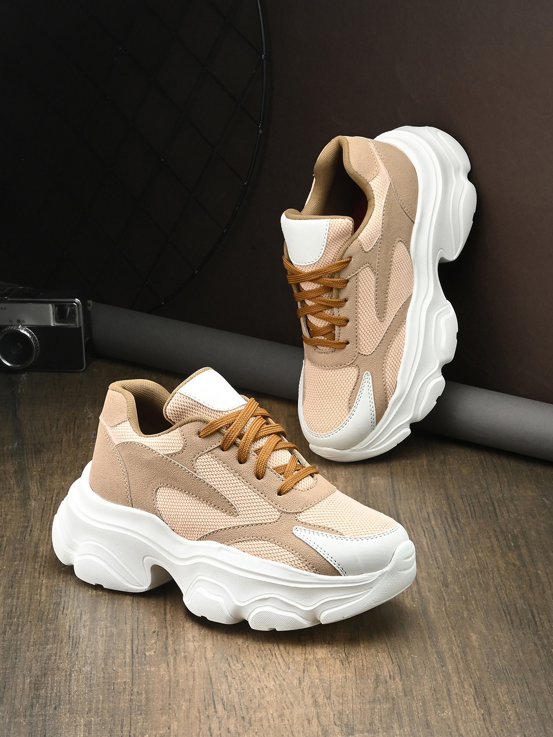 

The Roadster Lifestyle Co Women Casual Sneakers, Beige