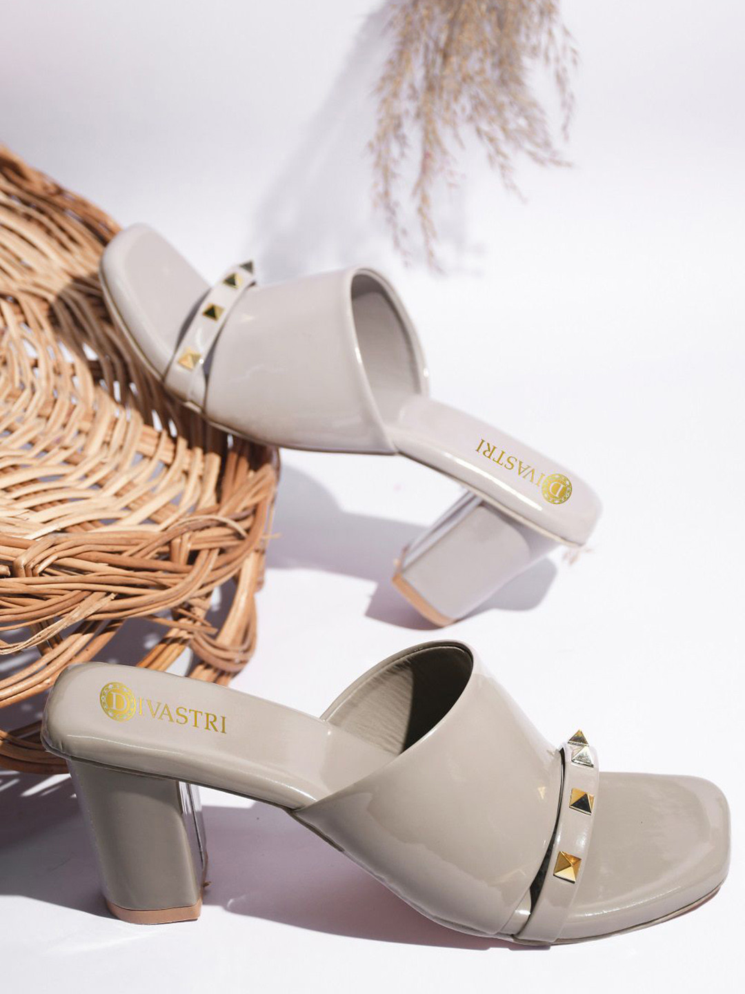 

DIVASTRI Women Open Toe Block Heel Sandals, Grey