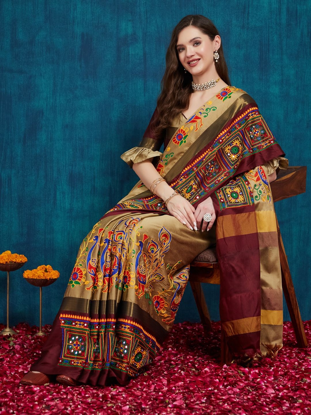 

KAVINDI Ethnic Motifs Embroidered Pure Silk Banarasi Saree, Beige