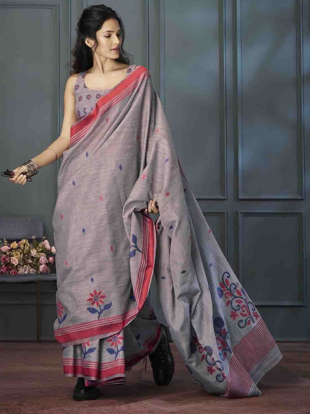 

KIMISHA Floral Woven Design Saree, Grey
