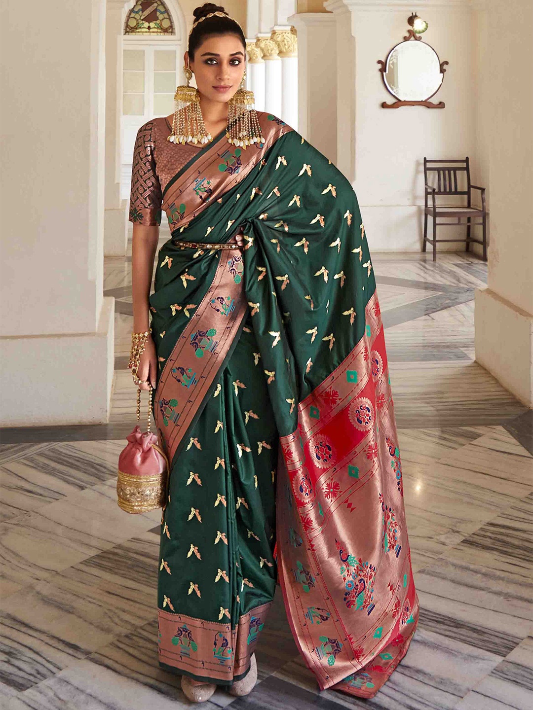 

DIVASTRI Woven Design Zari Pure Georgette Paithani Saree, Green