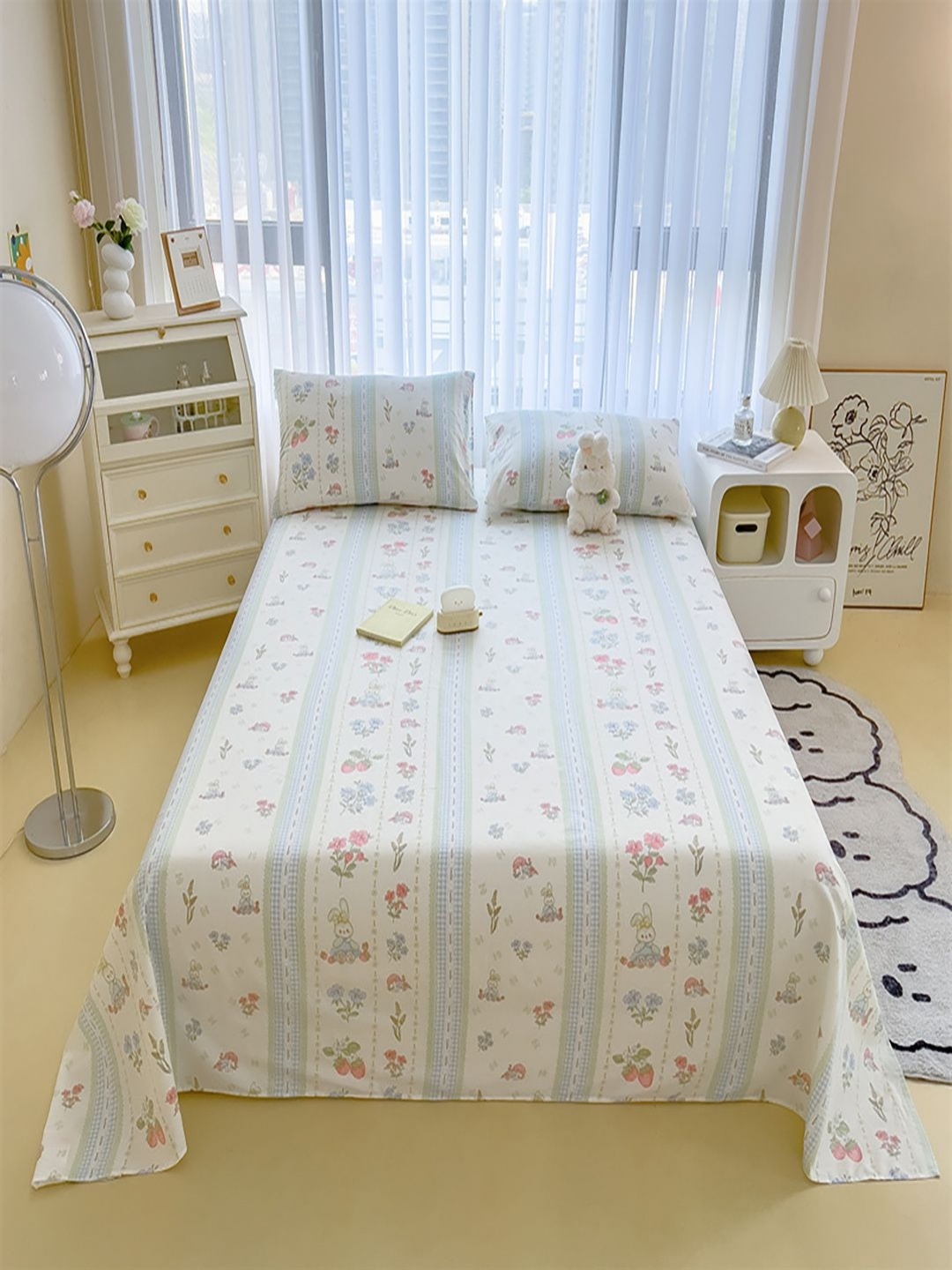 

JC HOME White & Pink Printed 220 TC Queen Size Bedsheet Set 2.20 m x 2.45 m