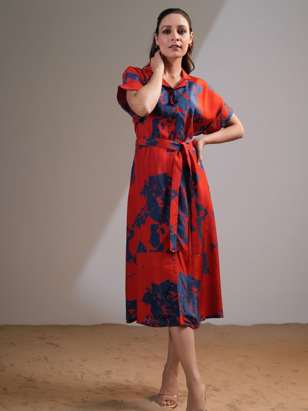 

Kaftanize Women Blood Red & Navy Blue Abstract Midi Dress in Russian Silk