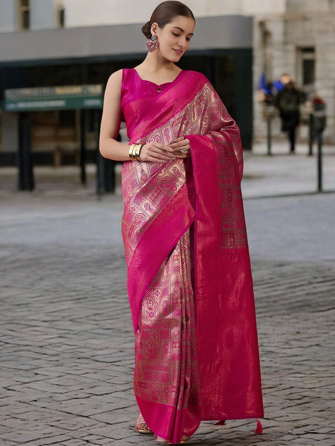 

Blissta Woven Design Zari Silk Blend Banarasi Saree, Magenta