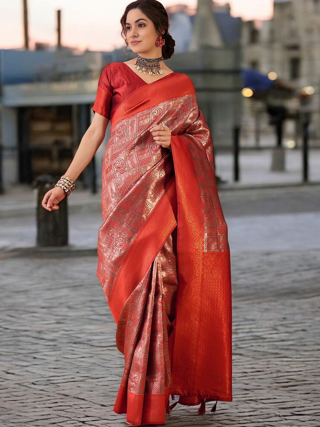 

DIVASTRI Ethnic Motifs Woven Design Zari Banarasi Saree, Rust