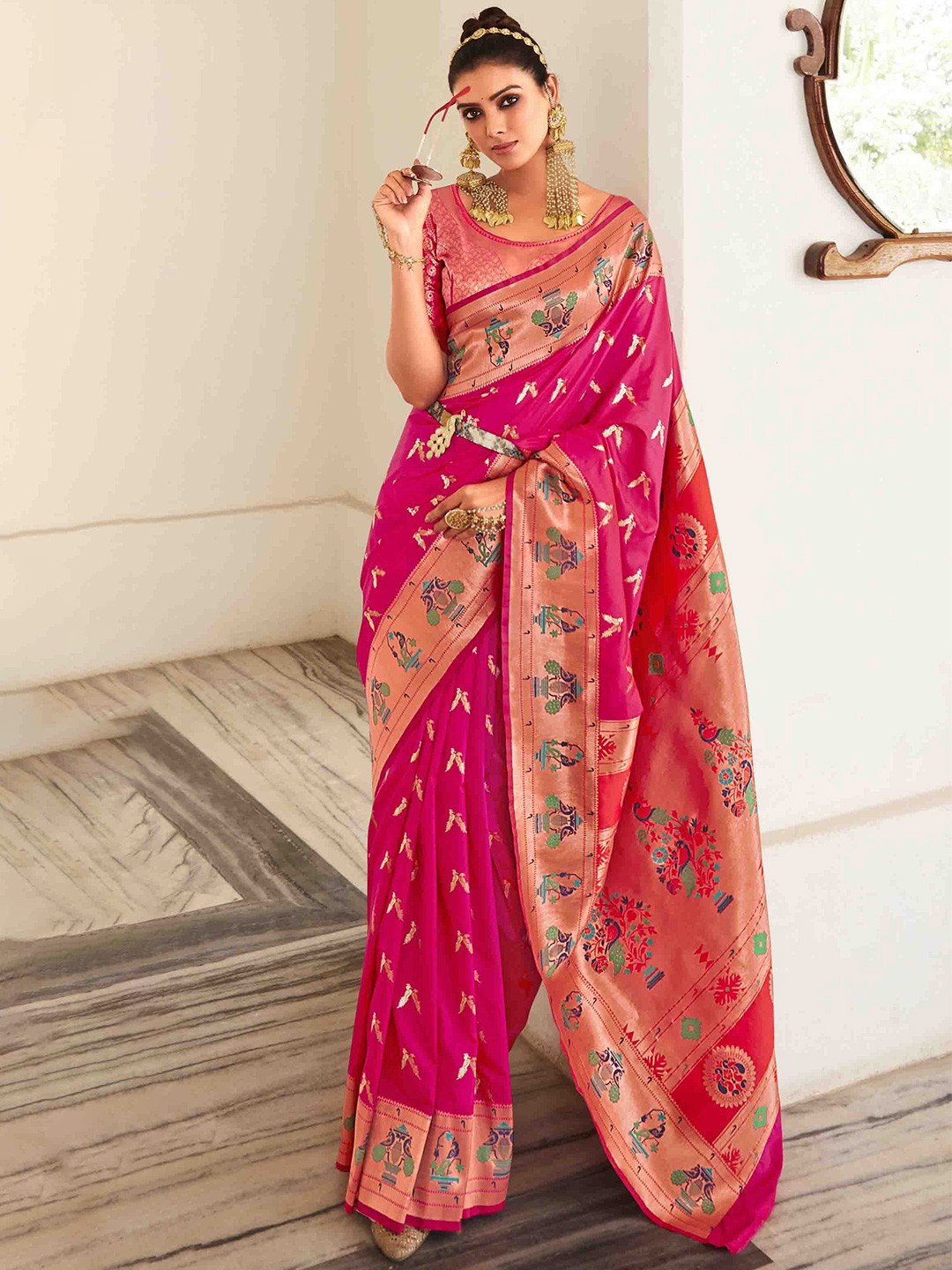 

DIVASTRI Woven Design Zari Pure Georgette Paithani Saree, Pink