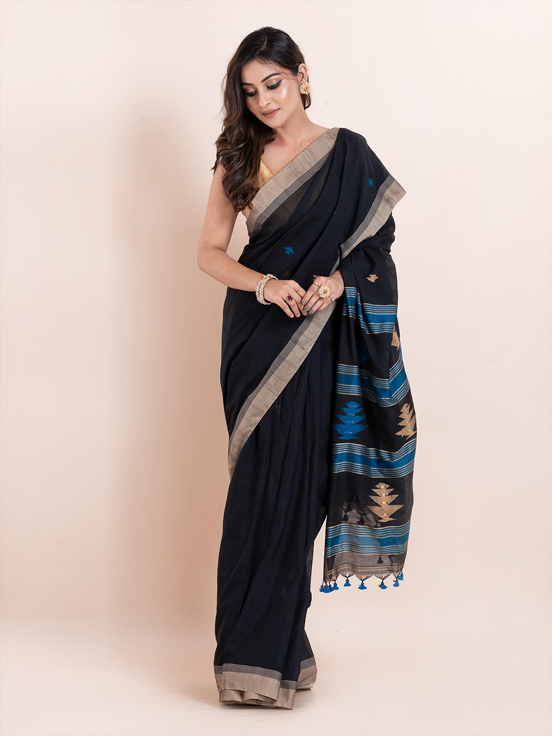 

PUKU Woven Design Pure Cotton Saree, Black