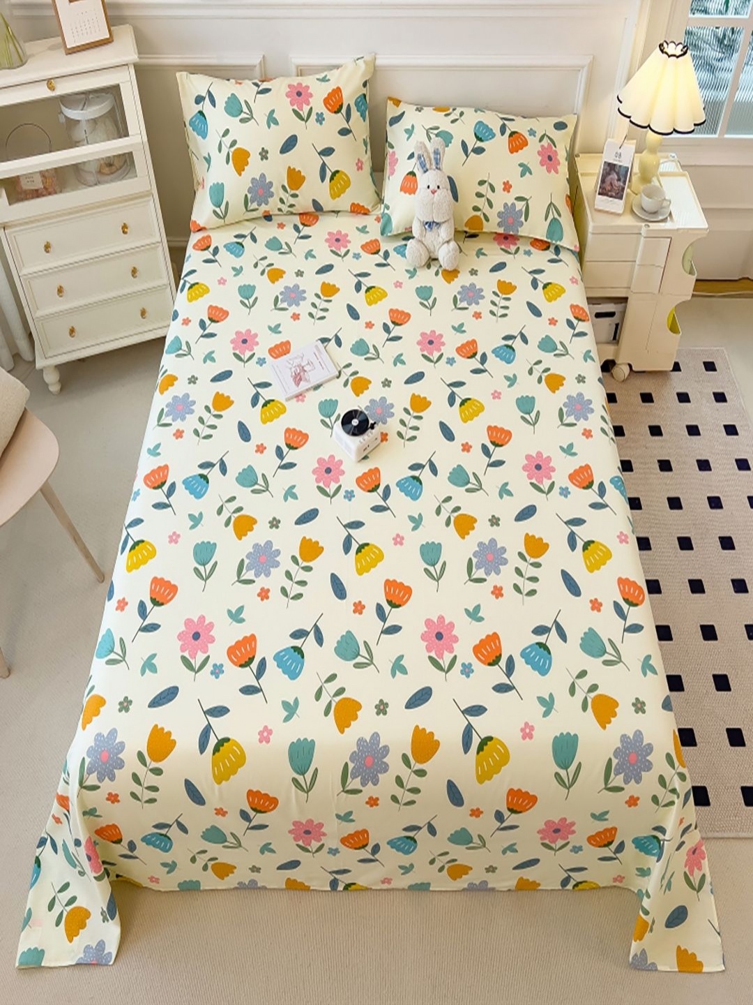 

JC HOME Cream & Pink Floral Printed Pure Cotton 220 TC Queen Bedsheet Set 1.80 m x 2.30 m