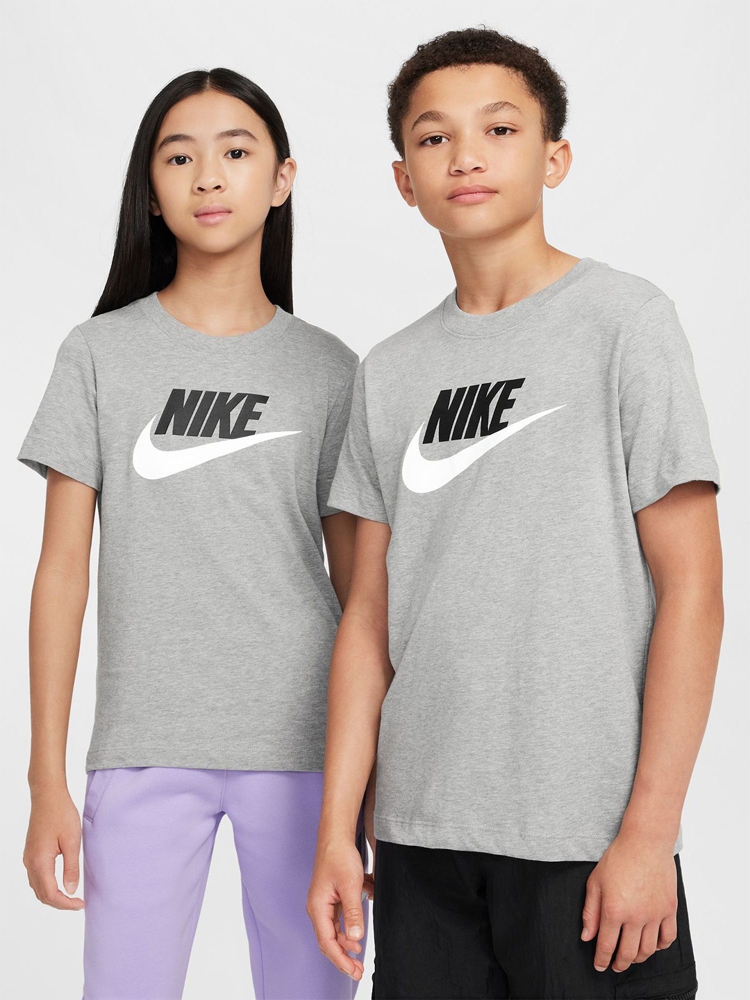 

Nike Sportswear Older Kids T-Shirt, Grey