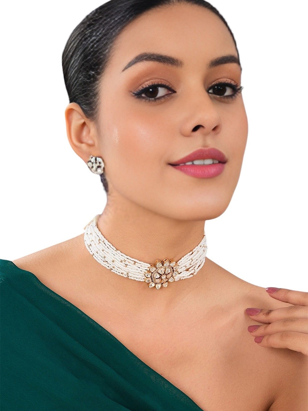 

AURAA TRENDS Gold-Plated Stones-Studded & Beaded Jewellary Set