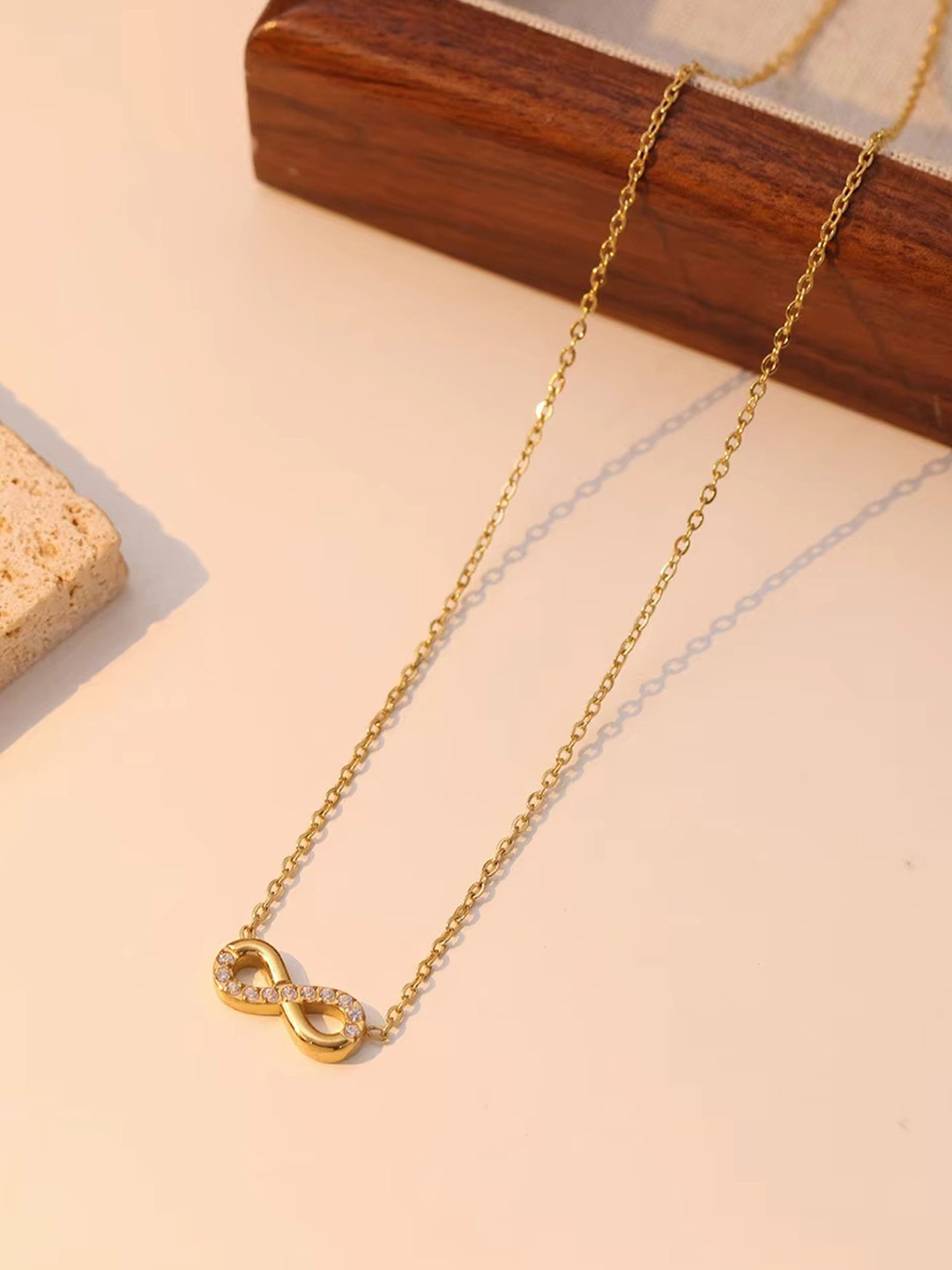 

ZAISHA 18k Gold-Plated Zirconia Infinity Pendant