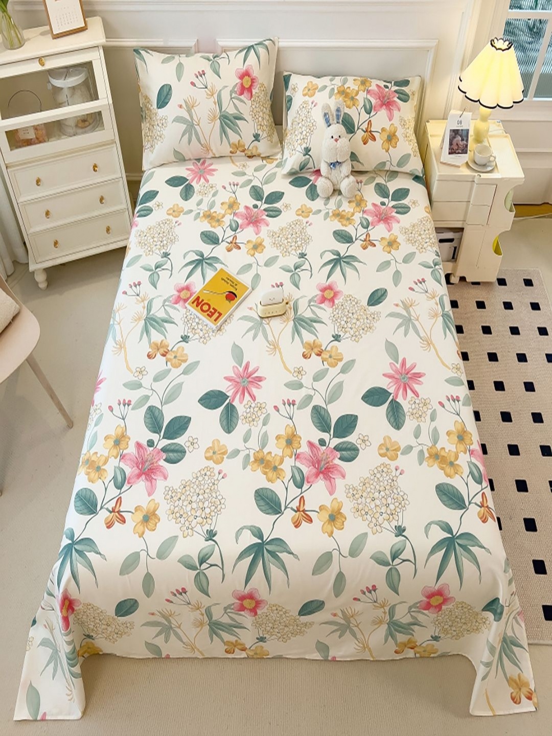 

JC HOME Off White & Green Printed 220 TC King Bedsheet Set-2.3 m x 2.5 m