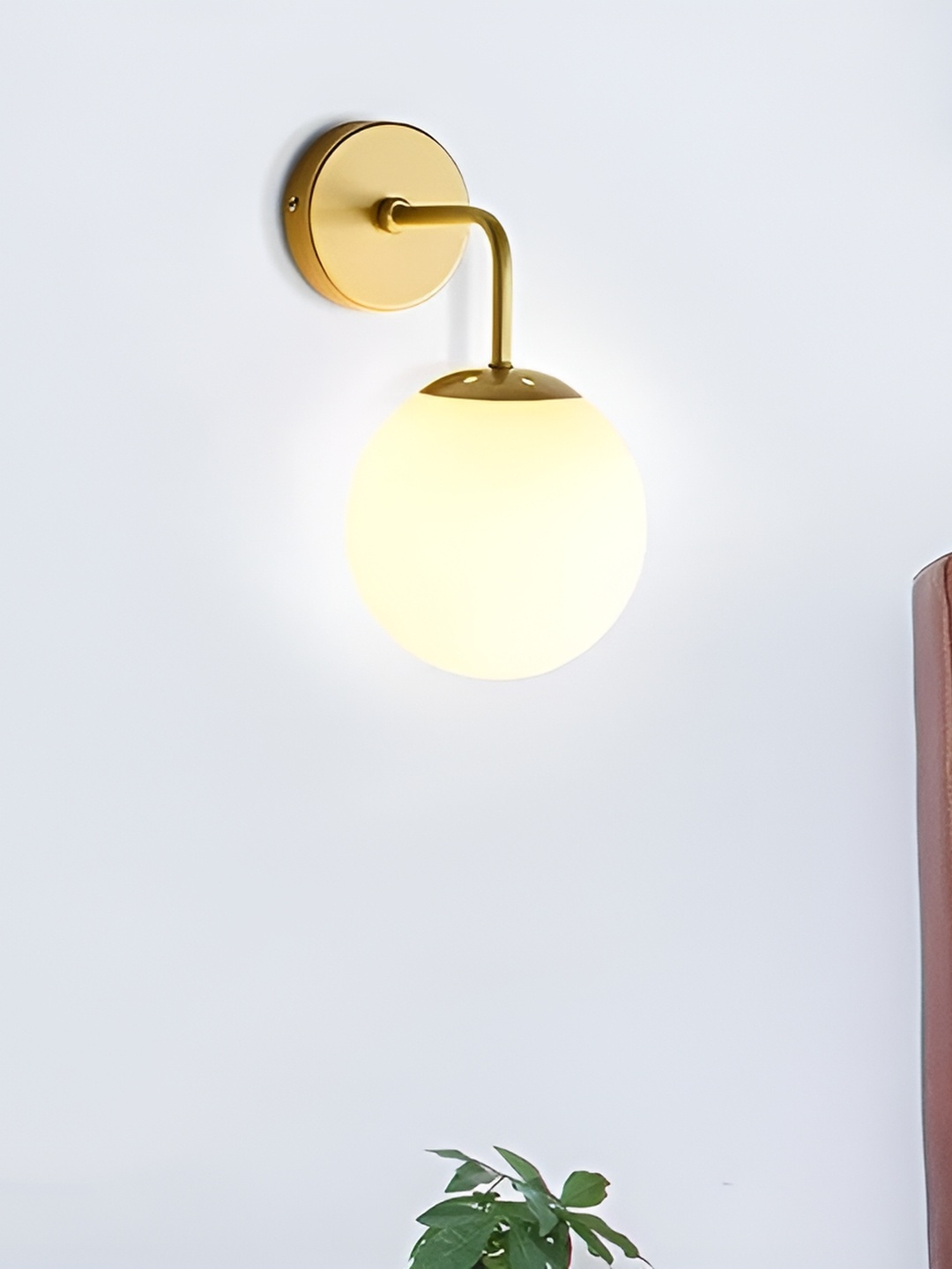 

KINIS Gold-Toned & White Spherical Shaped Metal Wall Lamp