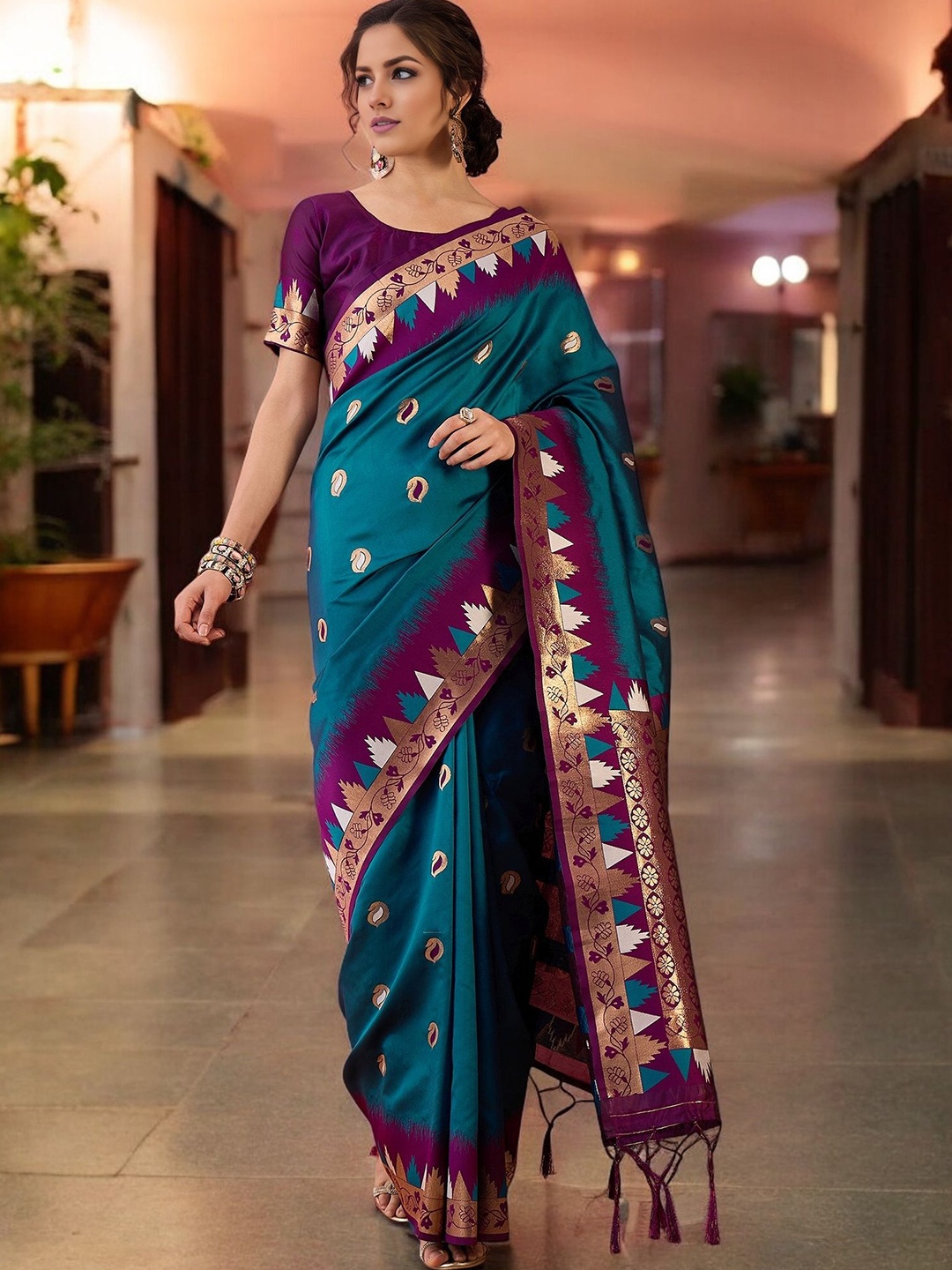 

Blissta Woven Design Zari Kanjeevaram Saree, Teal