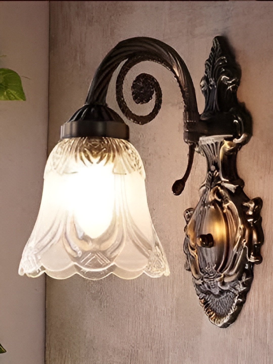 

KINIS Black & White Metal Contemporary Cylinder Shaped Wall Lamp
