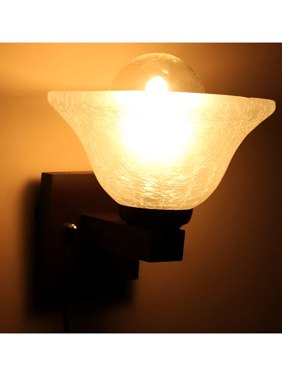 

KINIS Brown & White Textured Wooden Frustum Shaped Wall Lamp With Bulb