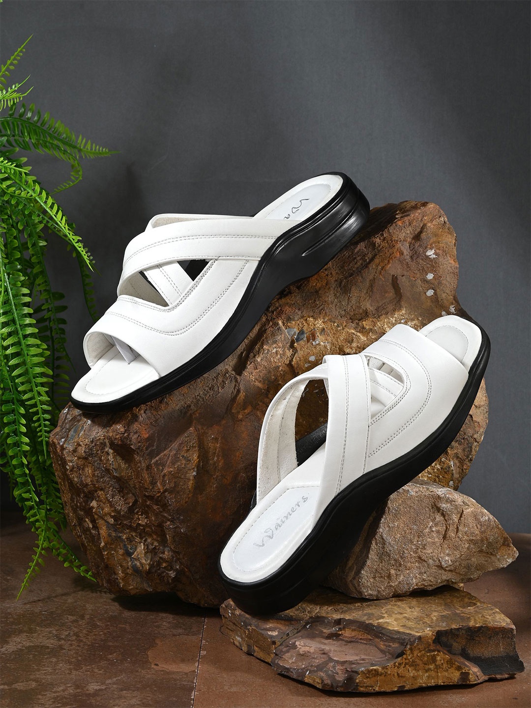 

WAINERS Men Leather Comfort Sandals, White