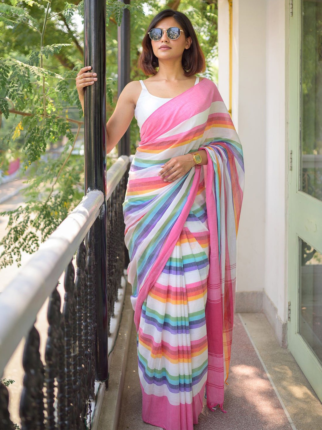 

AWRIYA Leheriya Printed Saree, Pink