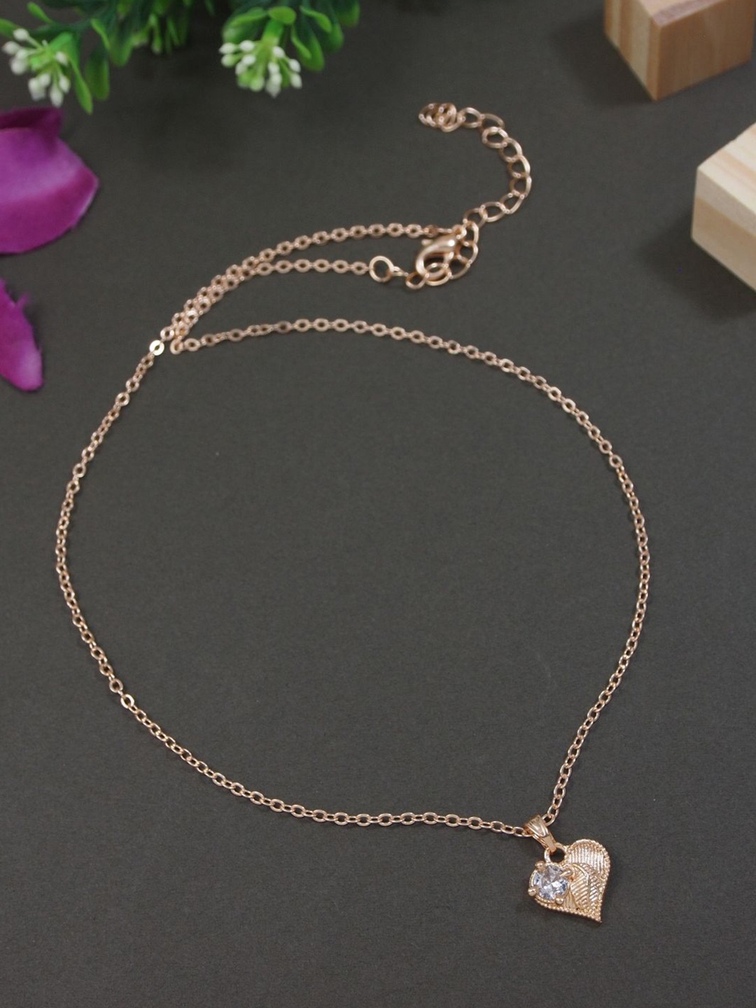 

V FASHION JEWELLERY Gold-Plated Heart Shaped Pendant With Chain